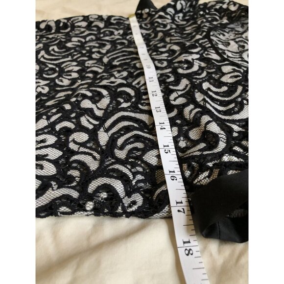 Express Women's Lace Overlay Short Sleeve Top XS Black and White Statement Top - Picture 8 of 9